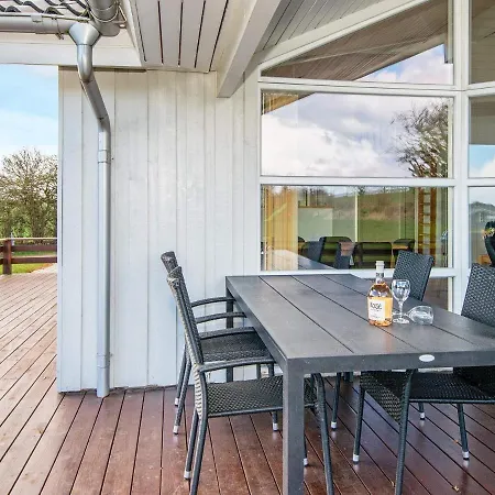 6 Person In Semesterbostad *