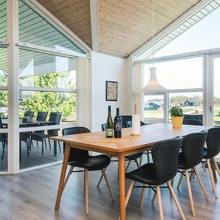 6 Person In Semesterbostad *